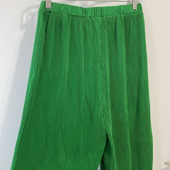 🚨PrettyLittleThing Wide Leg Bright Green Plisse High Waisted Trousers Pants - Picture 9 of 10